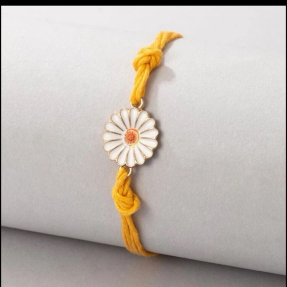Yellow Daisy Ankle Bracelet - Picture 2 of 4